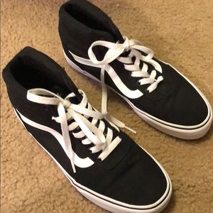 Size 10 women’s black vans